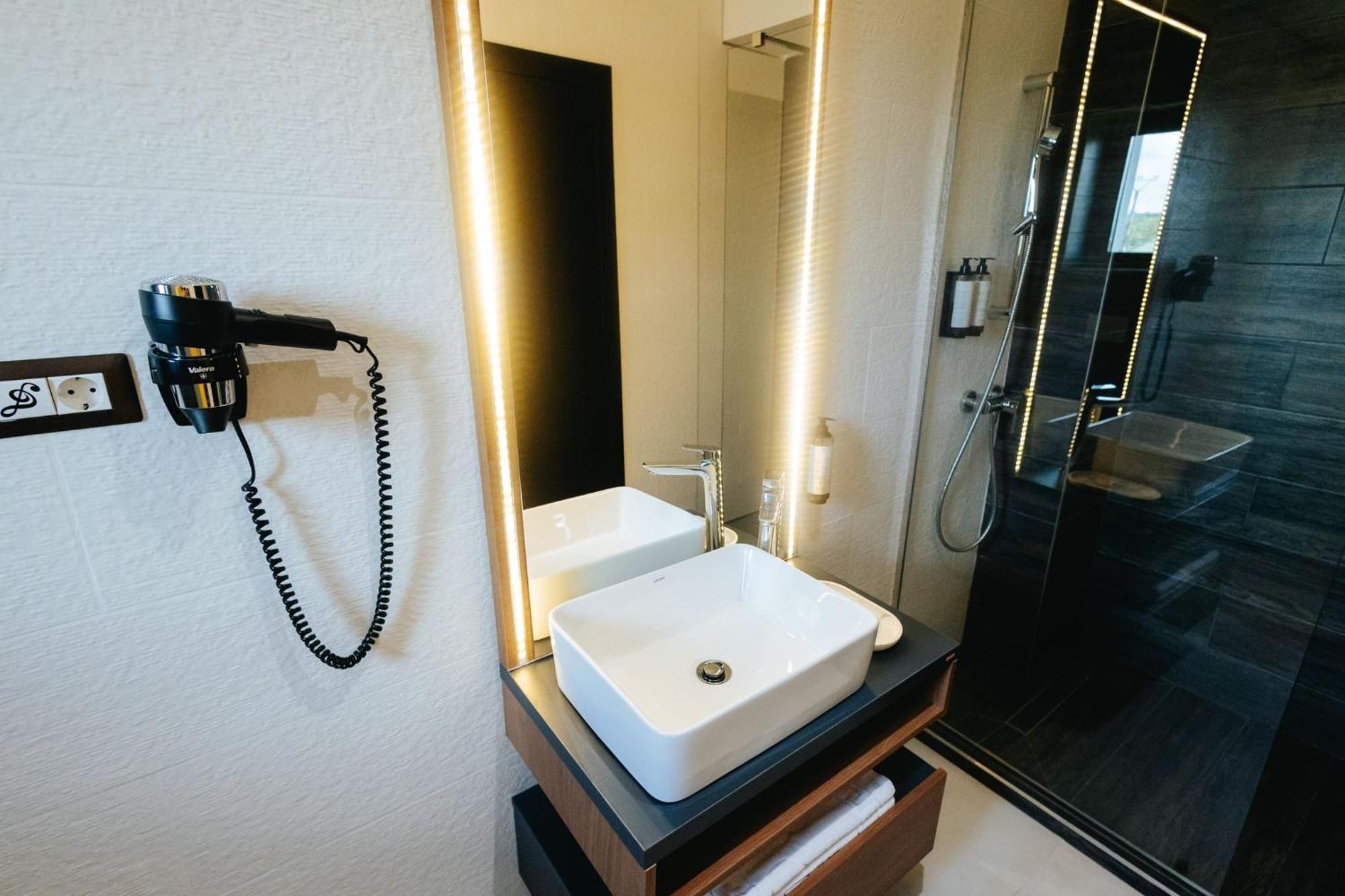 Hotel Goya Boutique Târgu Jiu Dış mekan fotoğraf