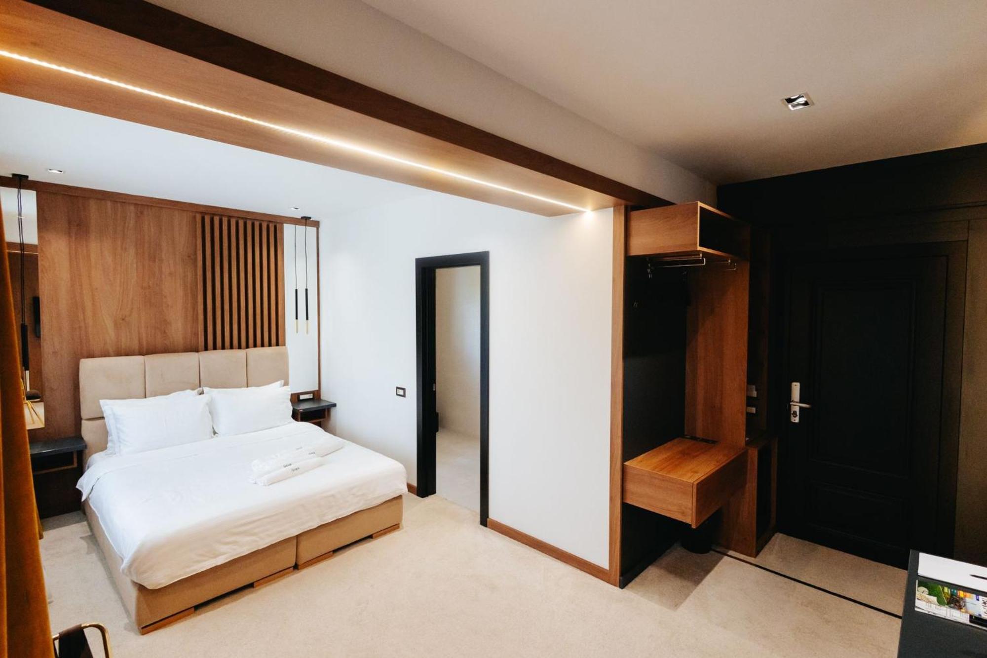 Hotel Goya Boutique Târgu Jiu Dış mekan fotoğraf
