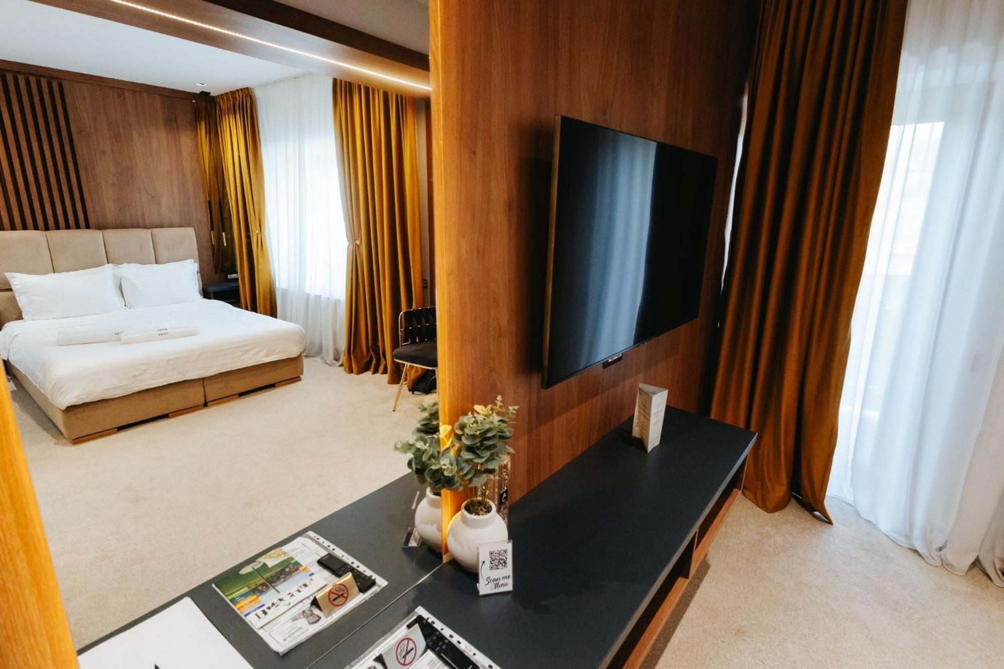 Hotel Goya Boutique Târgu Jiu Dış mekan fotoğraf