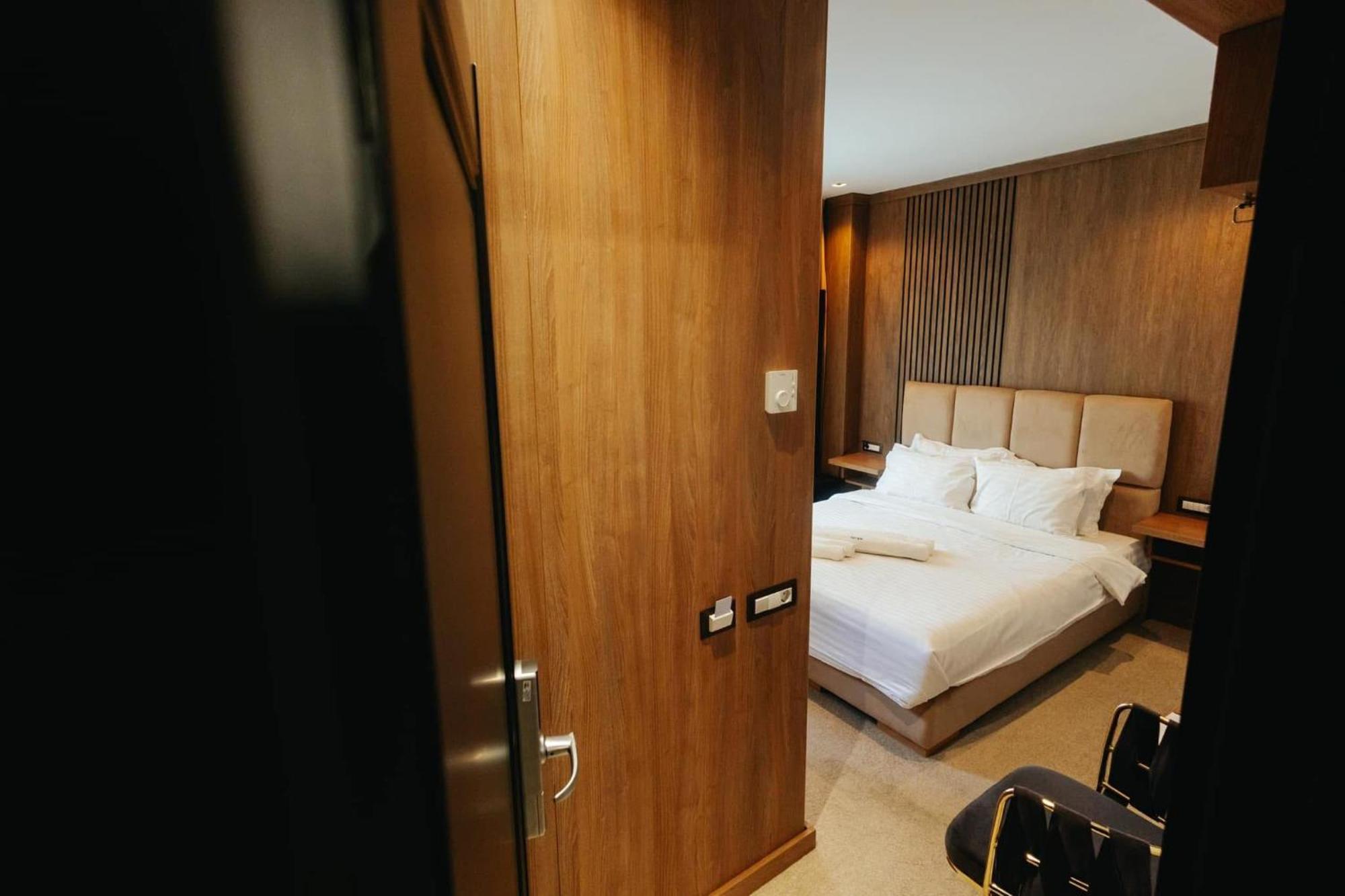 Hotel Goya Boutique Târgu Jiu Dış mekan fotoğraf