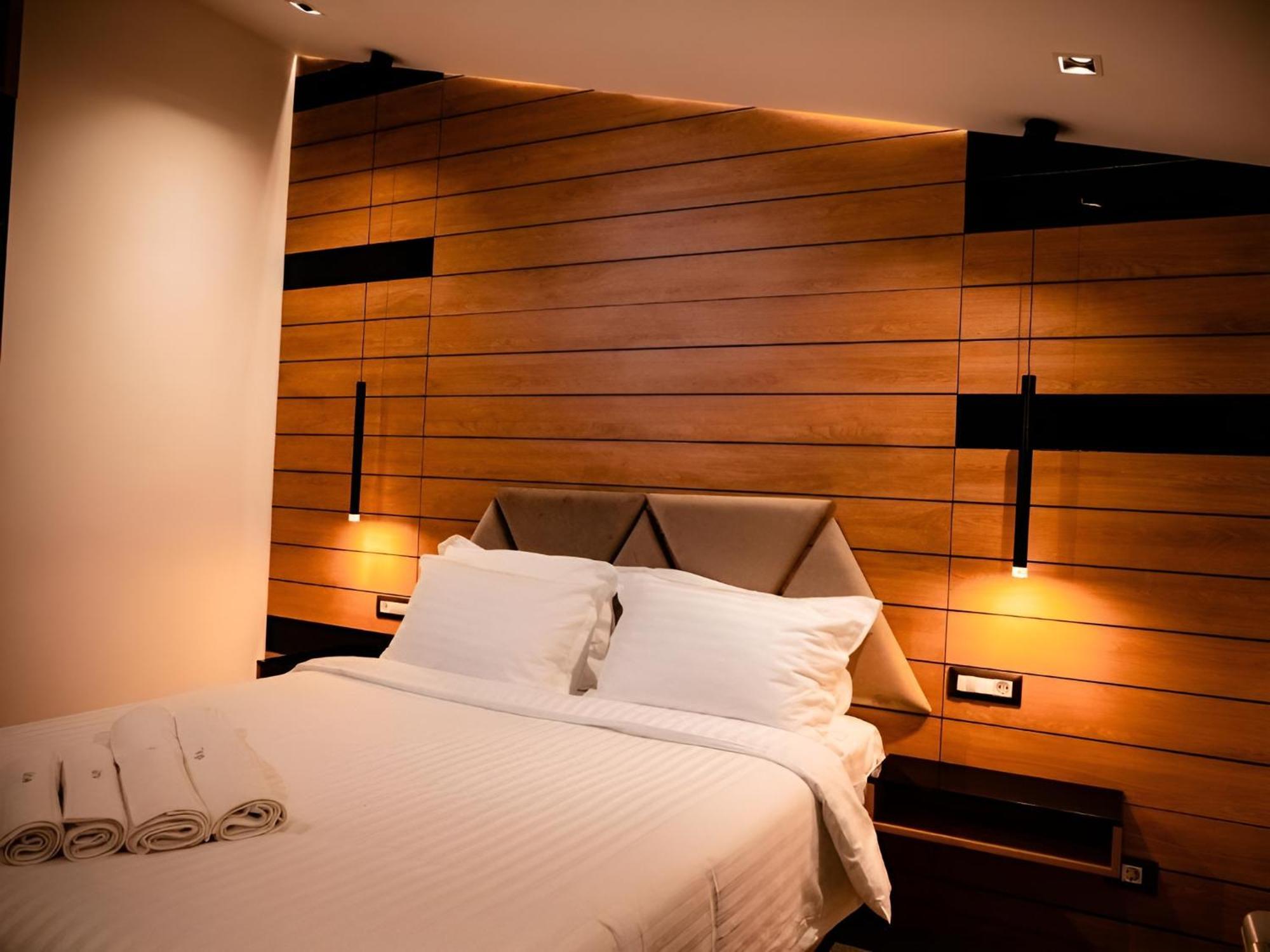 Hotel Goya Boutique Târgu Jiu Dış mekan fotoğraf